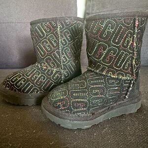 Toddler size uggs!